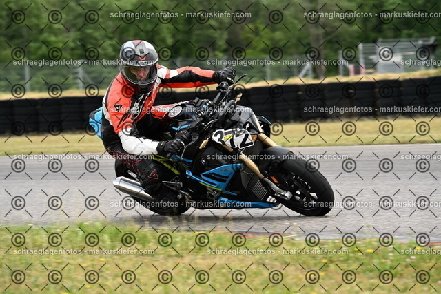 25bt02-0749 | markuskiefer.com - Realisiert mit Pictrs.com