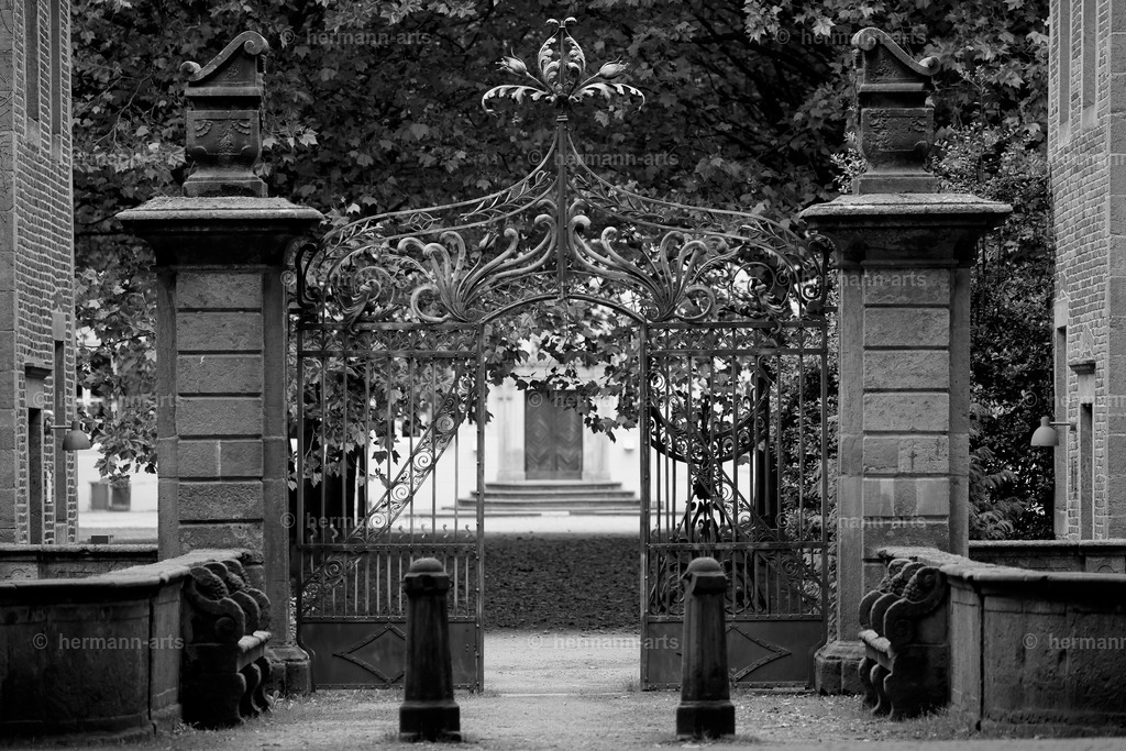Hermann-Arts_Barockes Tor_029 | Photo Foto Kunst Art schwarzweiss Bilder Rheine Münster Berlin Blumen 