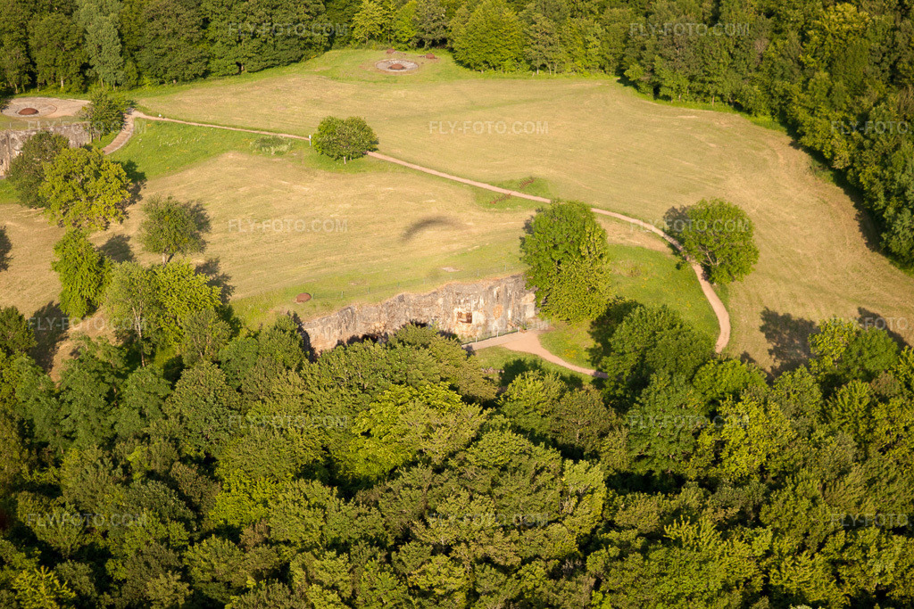 Aerial view: Gros Ouvrage du Hackenberg Block B8 of the Ligne Maginot in Bidlingen in the state Moselle, France. – Photo: IMG_29460.jpg taken on 06/26/2010 by Werner Riehm/FLY-FOTO.com – Resolution of the original: 4752 x 3168 px