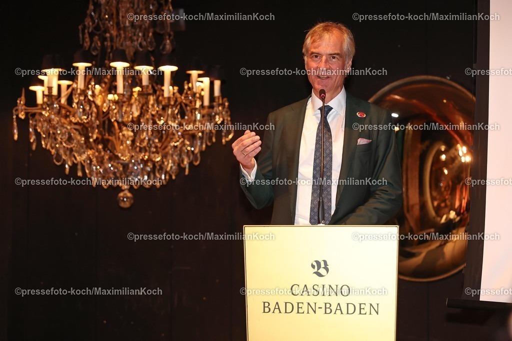 BBmx060925101 | Baden-Galopp Grand Prix Soiree 2025 Stephan Buchner am 06.09.2025 im Casino Baden-Baden. Copyright by Marc Ruehl - Veroeffentlichung nur gegen Honorar (zzgl.MwSt), Namensnennung und Beleg, Bank Routing Number: BIC GENODED1PAF, Bank Account Number: IBAN DE04 3706 2600 1201 6180 17, Steuer-Nr.: 203/5266/0306, Ust_Id_Nr.: De 122081417, Zur Gaulshuette 29, 50181 Bedburg, Phone: +49-(0)2272-83351, www.marcruehl.com, info@marcruehl.com, No Model Release, Abtretung von Persoenlichkeitsrechten der abgebildeten Person/Personen liegen nicht vor. Speichern in Bilddatenbanken oder Vervielfaeltigung ist ohne schriftliche Genehmigung nicht gestattet.