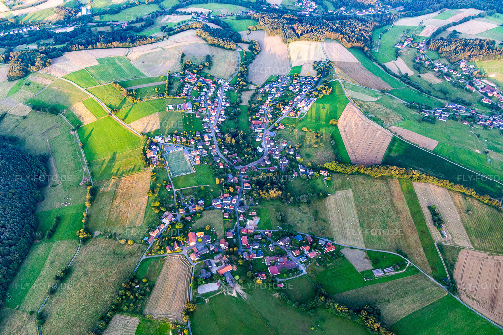 Luftbild: Ortsansicht von Westen im Ortsteil Günterfürst in Erbach im Bundesland Hessen in Deutschland. Foto: IMG_142652.jpg vom 18.07.2024 durch Werner Riehm/FLY-FOTO.de
