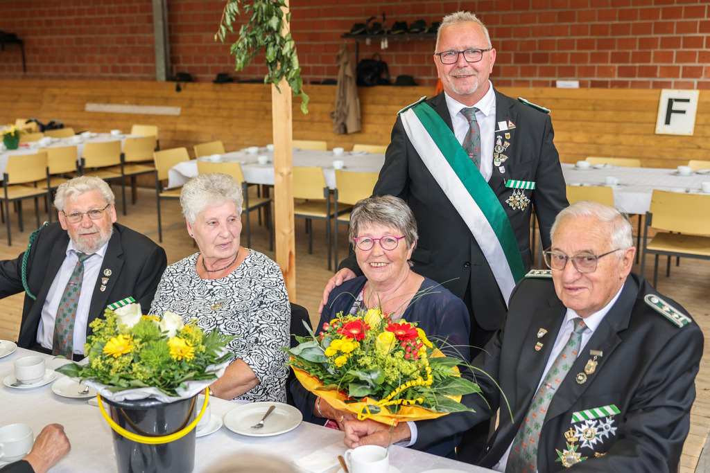 top-top.de 20240705-036 | Foto, Video, Fotografie, Videografie, Fotobox, DJ, Discjockey, Musik, Musikbox, Veranstaltung, Photobooth, Amazon, Ebay, Buchtipp, Bestseller, Autor, Verlag, Buch, Wesel, Hamminkeln, NRW, Dinslaken, Rees, Drohne, Hochzeit, Party, Fotobox, Wesel, Fotograf