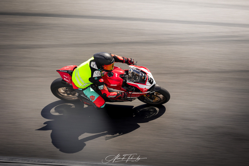 Ducati Trackday Hockenheimring 2026 | Entdecken Sie die faszinierende Welt von Alexander Tschuncky Arts: Kreative Fotografie, atemberaubende Automobilkunst und hochwertiger Bilderdruck. Lassen Sie sich inspirieren! - Realisiert mit Pictrs.com