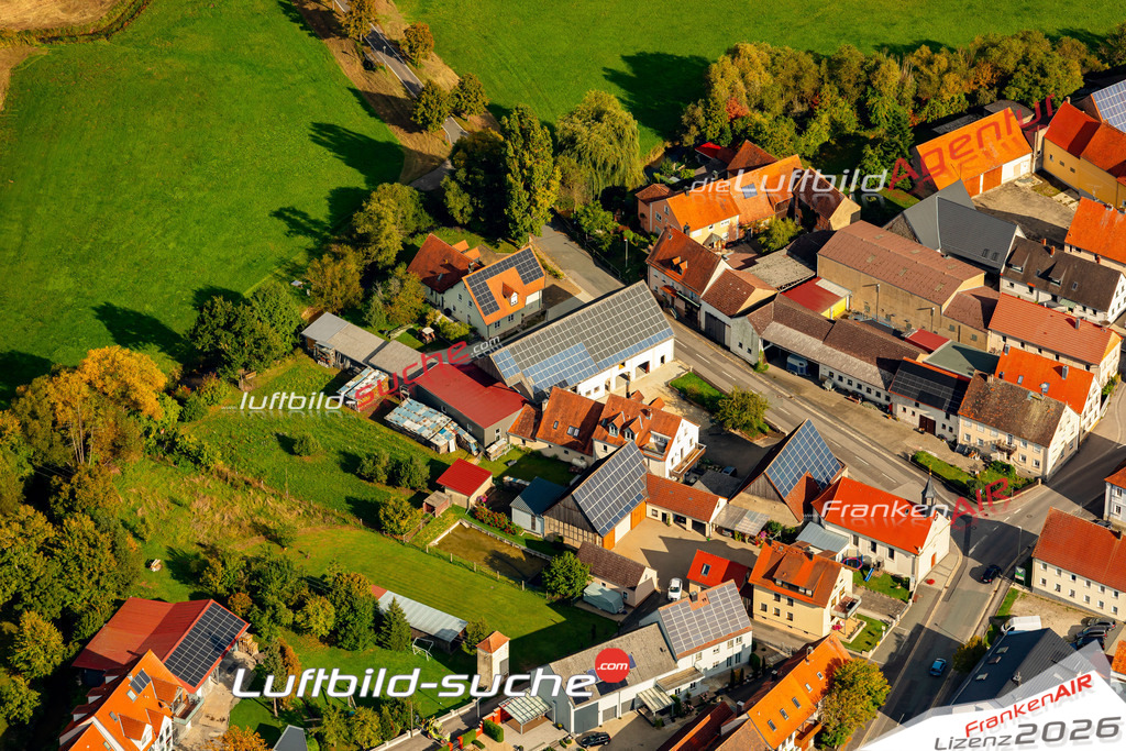 Luftbild Vs Google Maps  Unterneuses  Burgebrach -Das Luftbild wurde 2025 vom UL-Flugzeug heraus erstellt ( keine Drohne ) - Hochauflösende Luftaufnahme -Nicht vergleichbar mit Google Maps oder Satelittenbilder- Die Geschenkidee !Mit Lizenz und Bildrechte bestellbar