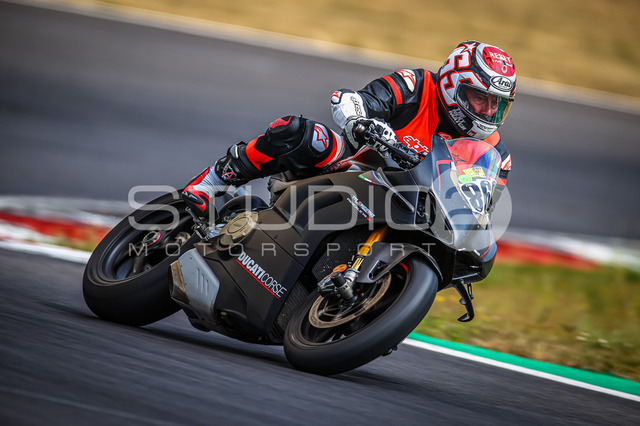 0869-250706LR-008_869 | Deine Full-Service-Agentur für ✔️Videoproduktionen und ✔️Motorsportfotografie Jetzt Angebot anfragen!