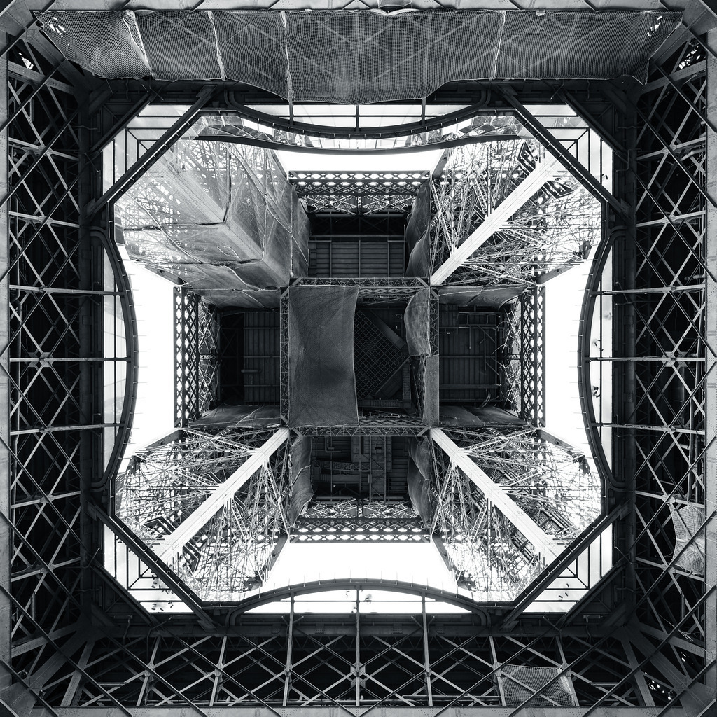 Der Eiffelturm | Ich bin ein Fotograf aus Berlin und fotografiere aus Spaß an der Freude :) Meinen Motiven setze ich keine thematischen Grenzen. Somit bin ich beispielsweise in der Tierfotografie, Landschaftsfotografie, Sportfotografie sowie Streetphotography anzutreffen.