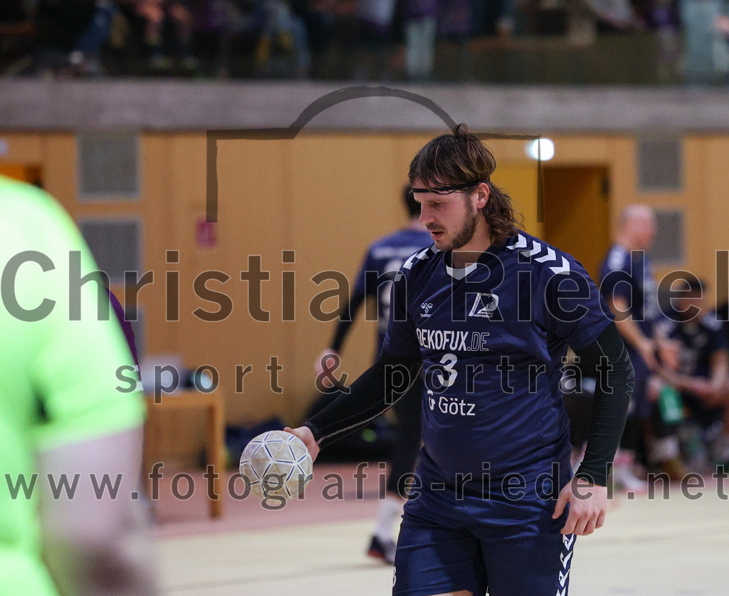 2023-12-09_060_SpVgg_Altenerding_gegen_TSV_Indersdorf | Erding, Deutschland, 09.12.2023:
Handball, Bezirksoberliga Männer 2023 / 2024, 10. Spieltag, SpVgg Altenerding gegen TSV Indersdorf, Endergebnis: 42:25

Tobias Bärsch (TSV Indersdorf, #3)

Foto: Christian Riedel / fotografie-riedel.net