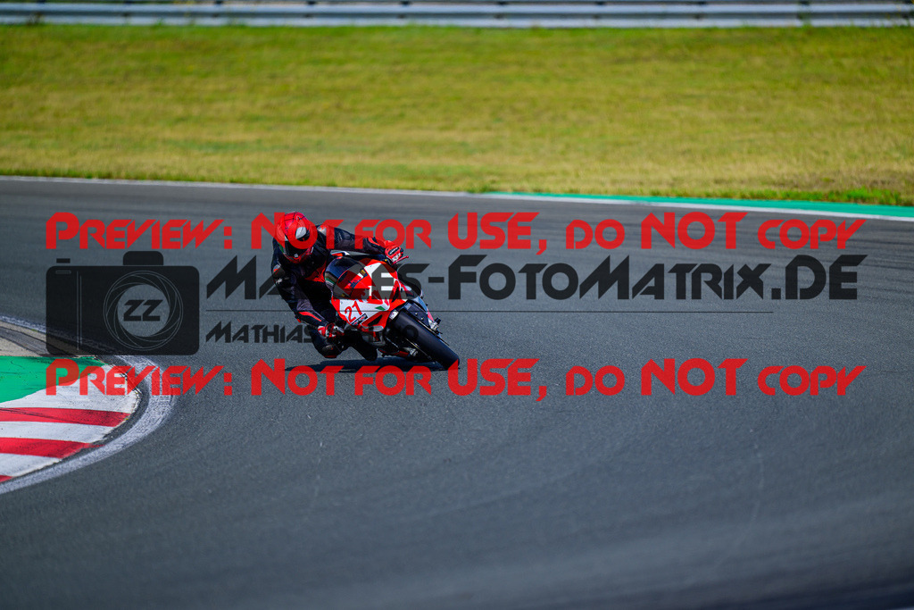 MaZZes_FotoMatrix_240725_6007705_4423 | ROT