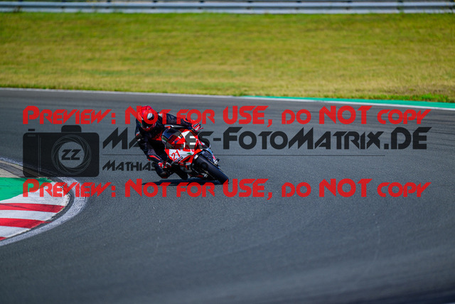 MaZZes_FotoMatrix_240725_6007705_4423 | ROT