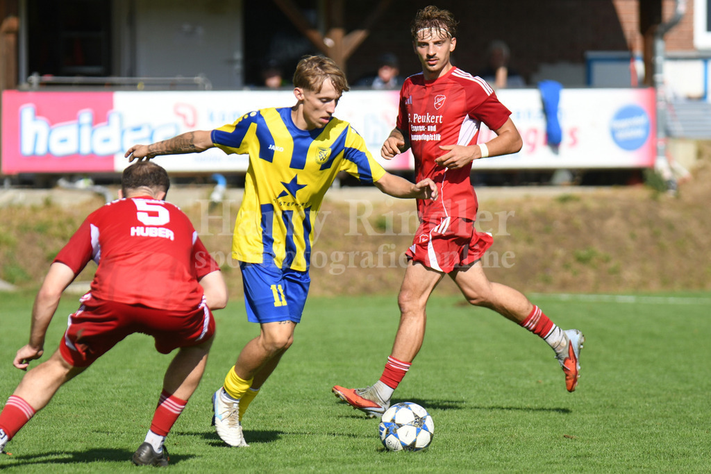 TSV Seebach : SV Wenzenbach | Nico Sturm (SVW) Doppeltorschütze - Realisiert mit Pictrs.com
