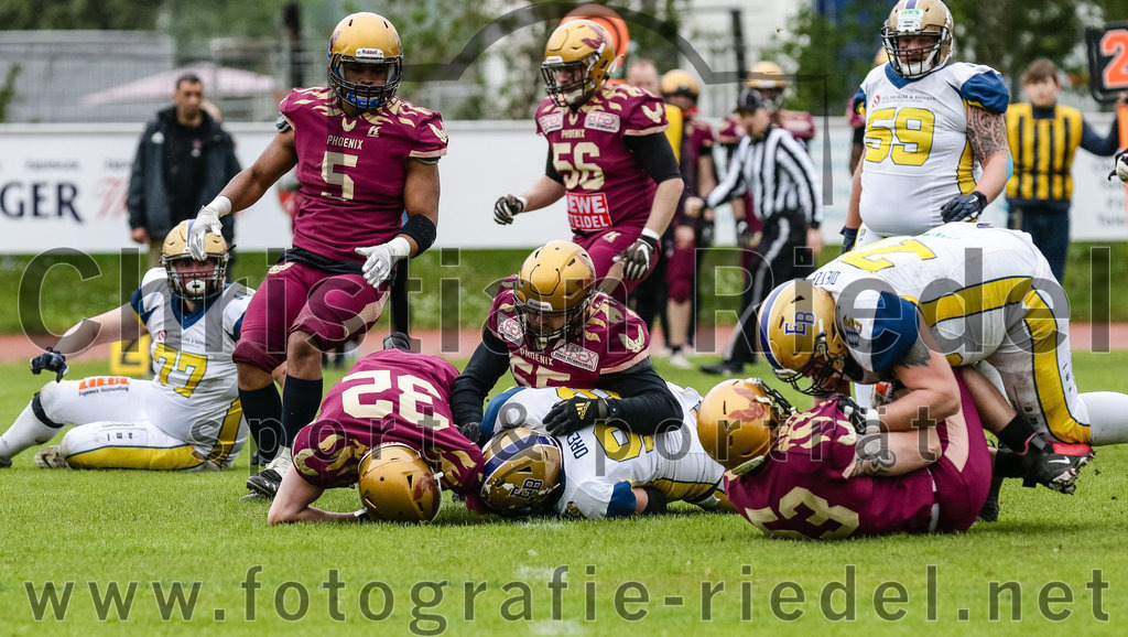 2022-04-30_038_Erding_Bulls_gegen_Regensburg_Phoenix | Erding, Deutschland, 30.04.2022:
Football, Regionalliga 2022, 1. Spieltag, Erding Bulls gegen Regensburg Phoenix

Foto: Christian Riedel / fotografie-riedel.net