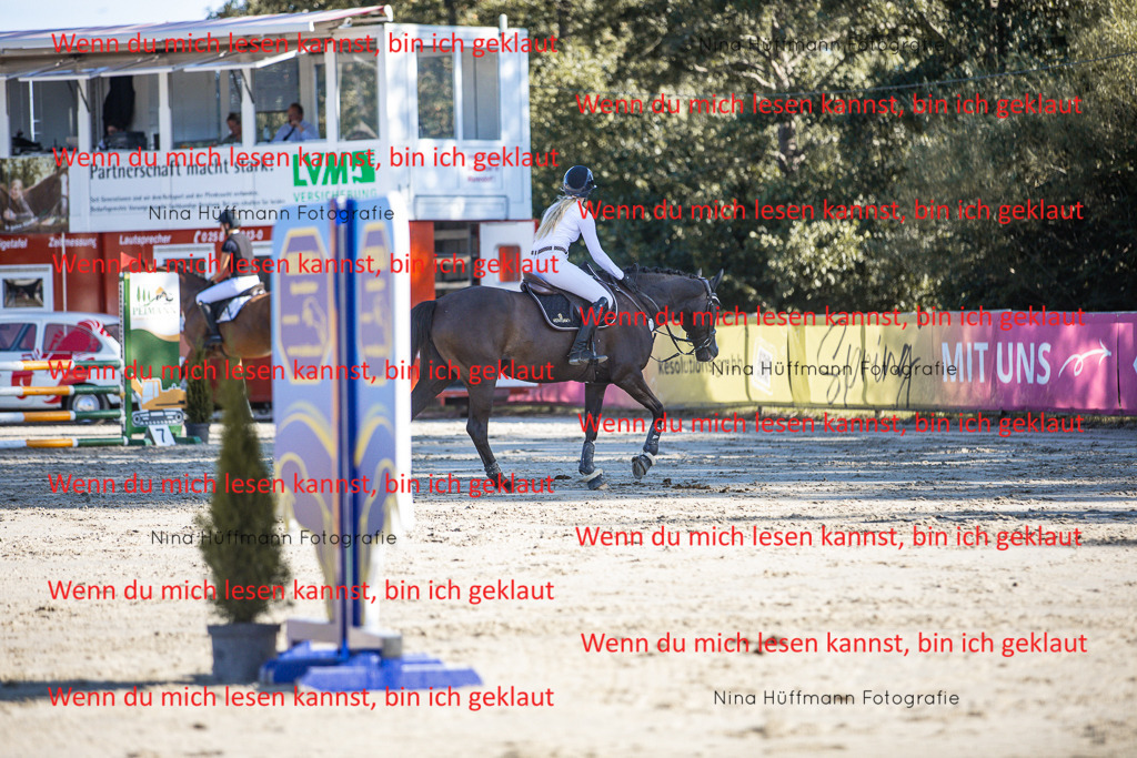 BK1A7589 | Turnierbilder Turnierfotos Nina Hüffmann Turnierfotografie Pferdefotografie Tierzeichnung Haustierzeichnung Pferdezeichnung Hundezeichnung Videograf  - Realisiert mit Pictrs.com