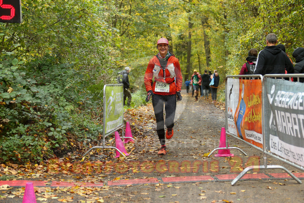 251026_1325_EX1_3449 | Sportfotografie im Rhein-Sieg Kreis, Köln, Bonn, NRW, Rheinland Pfalz, Hessen, etc. Unser Tätigkeitsfeld umfasst den Laufsport vom Volkslauf über den Marathon, Duathlon, Triathon bis zum Ultralauf wie Kölnpfad Ultra oder Schindertrail.