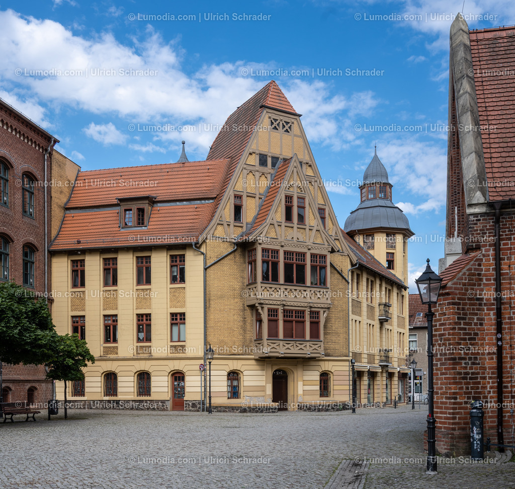 10049-12490 - Nauen im Havelland | Stockfoto und Bilderpool mit Bildmaterial aus Deutschland, dem Harz, Halberstadt, Quedlinburg, Wernigerode und weltweit. Qualitativ hochwertige und professionelle Fotos anschauen und kaufen. - Realisiert mit Pictrs.com