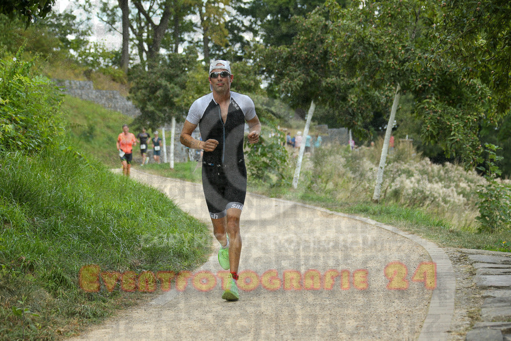 250824_1401_EX1_4647 | Sportfotografie im Rhein-Sieg Kreis, Köln, Bonn, NRW, Rheinland Pfalz, Hessen, etc. Unser Tätigkeitsfeld umfasst den Laufsport vom Volkslauf über den Marathon, Duathlon, Triathon bis zum Ultralauf wie Kölnpfad Ultra oder Schindertrail.