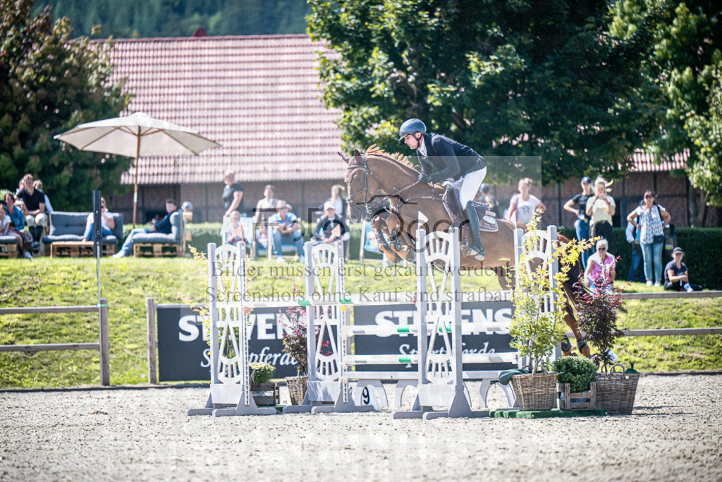 DOS_3408 | Entdecke hochwertige Reitturnierfotos von Foto Oger. Professionell, emotional und authentisch – jetzt Lieblingsmomente im Shop bestellen.Deutschlandweite Turnierfotografie. - Realisiert mit Pictrs.com