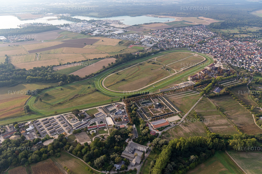 Luftbild: Rennstrecke der Rennbahn Iffezheim in Iffezheim im Bundesland Baden-Württemberg in Deutschland. Foto: IMG_008766.jpg vom 20.09.2020 durch Werner Riehm/FLY-FOTO.de