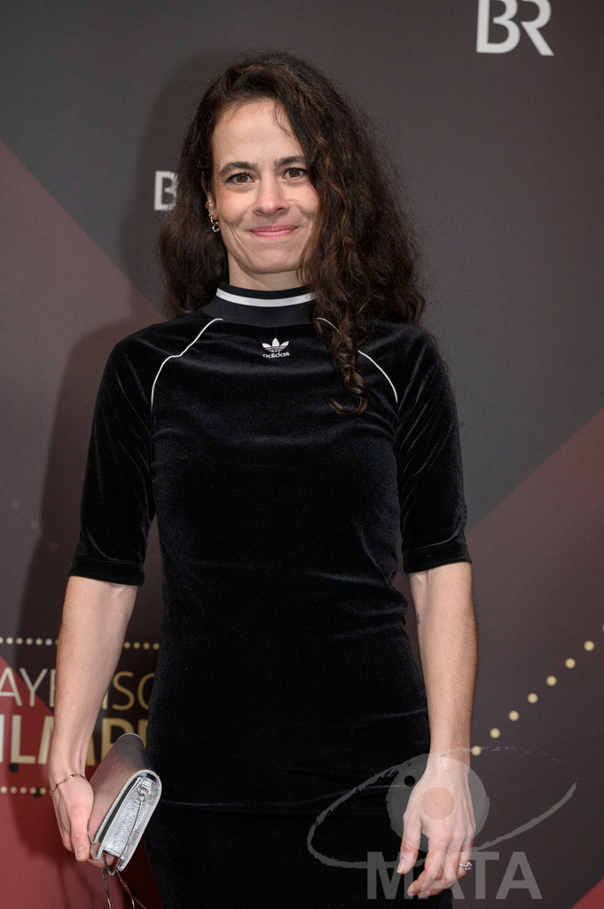 _DWI4943 | Maya Haddad bei der Verleihung des 47. Bayerischen Filmpreises 2026  im Prinzregententheater. München, Deutschland. Der Bayerische Filmpreis wird seit 1979 von der Bayerischen Staatsregierung verliehen, um die Bedeutung des Kinofilms als Kulturgut herauszustellen - Realisiert mit Pictrs.com