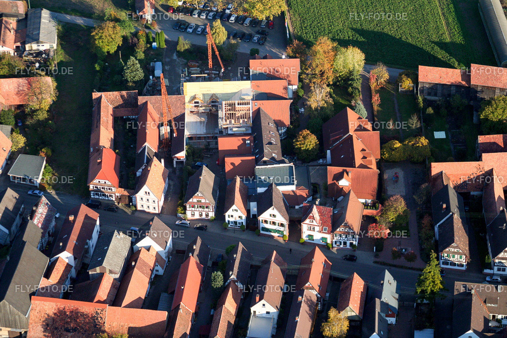 Hotel Krone Baustelle für Anbau | Luftbild: Hotel Krone Baustelle für Anbau im Ortsteil Hayna in Herxheim im Bundesland Rheinland-Pfalz in Deutschland. Foto: IMG_14397.jpg vom 25.10.2008 durch Werner Riehm/FLY-FOTO.de - Realisiert mit Pictrs.com