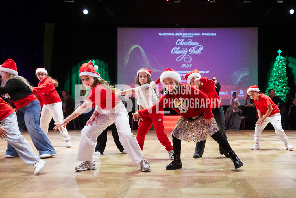 EM Showdance | Ettlingen - 20.12.2025: EM Showdance in Ettlingen (Schlossgartenhalle), Germany. Photo by: BobNL design &amp; photography - Realisiert mit Pictrs.com