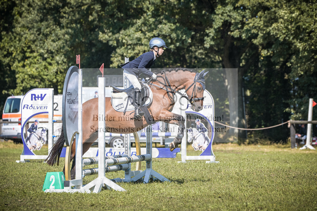 DOS_1045 | Entdecke hochwertige Reitturnierfotos von Foto Oger. Professionell, emotional und authentisch – jetzt Lieblingsmomente im Shop bestellen.Deutschlandweite Turnierfotografie. - Realisiert mit Pictrs.com