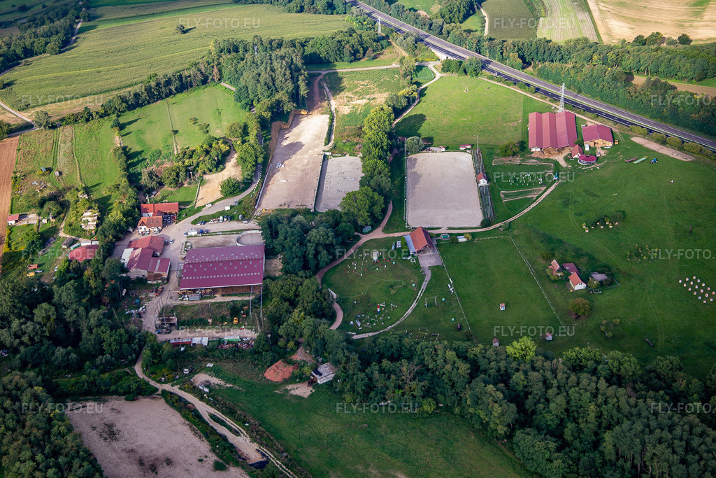 Vue aérienne: Harras De La Née à Mothern dans le département Bas Rhin, France. Photo: IMG_137745.jpg prise le 12/08/2023 par Werner Riehm/FLY-FOTO.eu – Résolution de l'original: 5472 x 3648 px