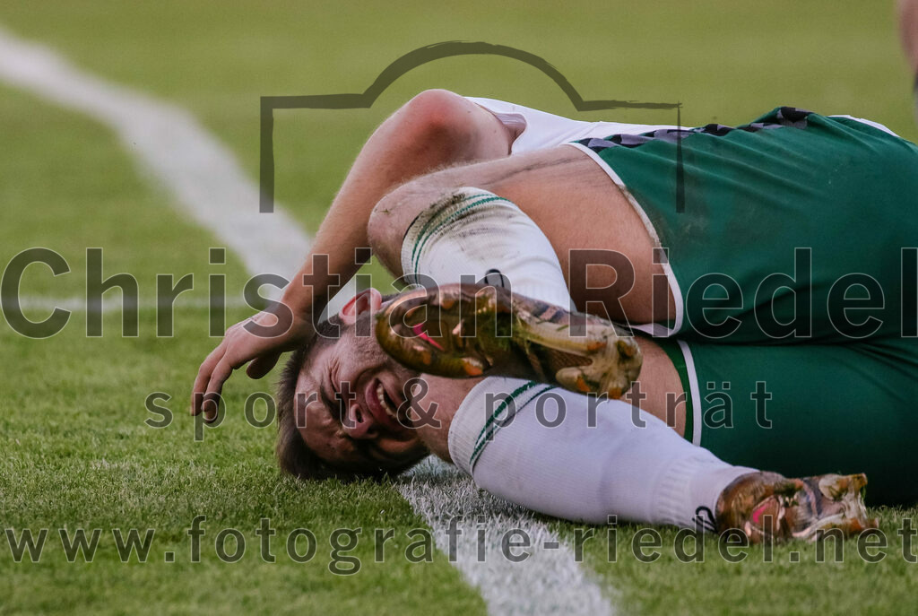 2023-08-18_090_FC_Schwaig_gegen_TSV_Kastl | Oberding, Deutschland, 18.08.2023:
Fußball, Landesliga Südost 2023 / 2024, 7. Spieltag, FC Schwaig gegen TSV Kastl, Endergebnis: 2:2

Tobias Bartl (FC Schwaig, #37)

Foto: Christian Riedel / fotografie-riedel.net