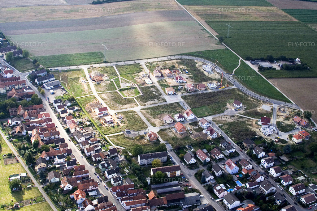 Luftbild: Baustellen zum Neubau- Wohngebiet einer Einfamilienhaus- Siedlung Am Höhenweg in Kandel im Bundesland Rheinland-Pfalz in Deutschland. Foto: IMG_7642.jpg vom 02.09.2007 durch Werner Riehm/FLY-FOTO.de