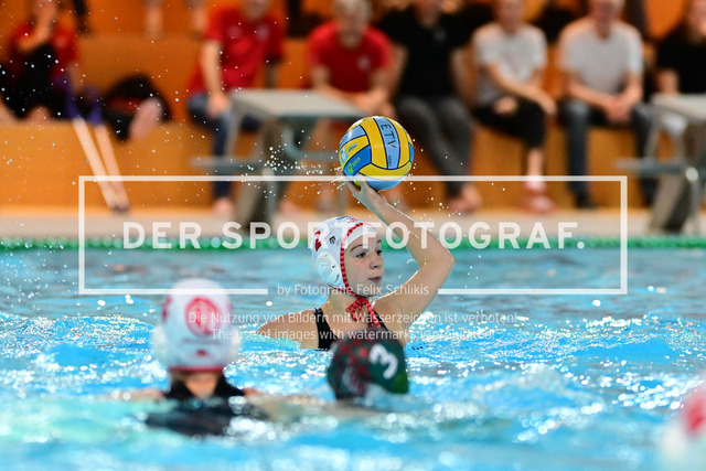 Wasserball I Frauen I Saison 2025-2026 I Bundesliga I 4. Spieltag I Eimsbütteler TV - SSV Esslingen I 05207 | Kaja Augustynowicz (2, ETV Hamburg) - Realisiert mit Pictrs.com