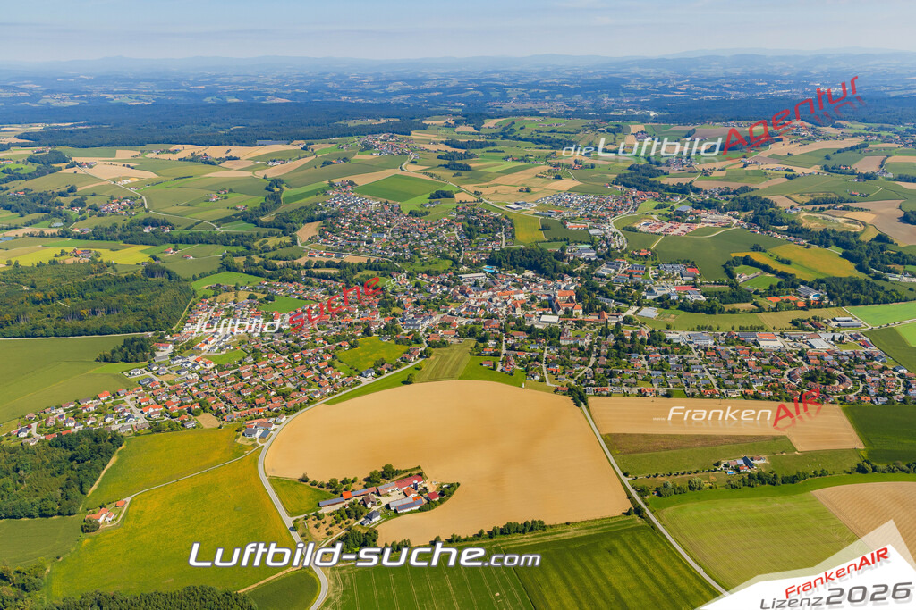 Luftaufnahme von Fürstenzell - Die Luftaufnahme wurde 2025 vom UL-Flugzeug heraus erstellt ( keine Drohne ) - Hochauflösende Luftaufnahme - für professionelle Ausdrucke geeignet. Die Geschenkidee !Mit Lizenz und Bildrechte bestellbar