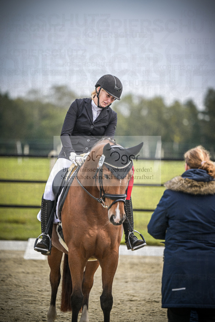 DOS_B300 | Entdecke hochwertige Reitturnierfotos von Foto Oger. Professionell, emotional und authentisch – jetzt Lieblingsmomente im Shop bestellen.Deutschlandweite Turnierfotografie. - Realisiert mit Pictrs.com