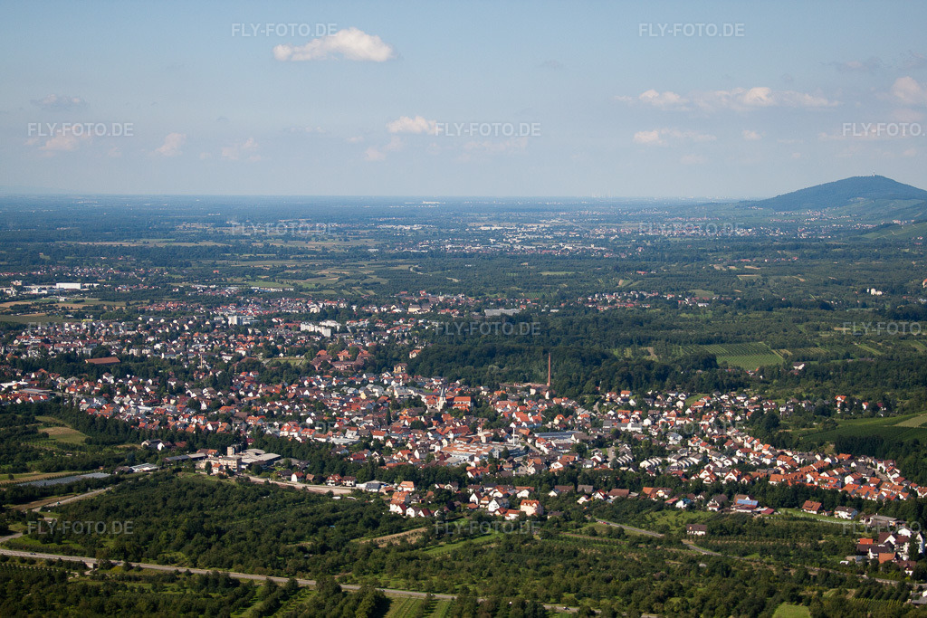 Luftbild: Ortsansicht von Südosten im Ortsteil Oberachern in Achern im Bundesland Baden-Württemberg in Deutschland. Foto: IMG_31520.jpg vom 09.08.2010 durch Werner Riehm/FLY-FOTO.de
