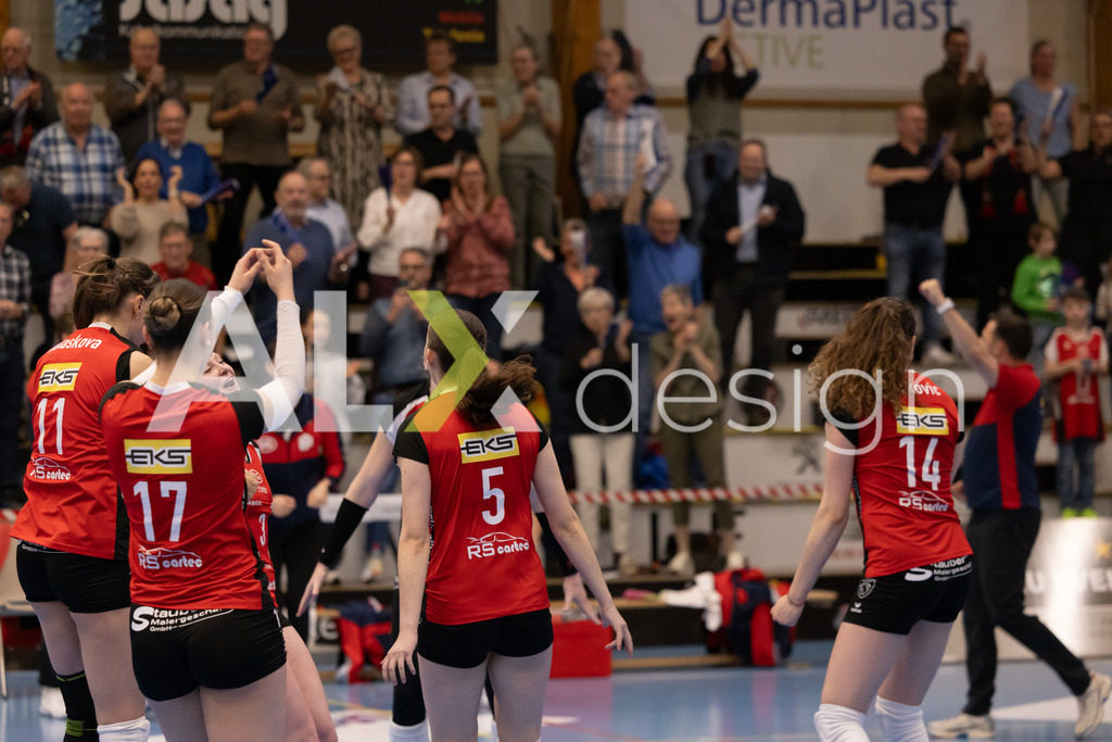 Volleyball I Frauen I Saison 2025-2026 I Volleyball NLA | Women I 1/2 Finals I  VC Kanti Schaffhausen - Sm'Aesch Pfeffingen I 07.03.2026 | VC Kanti Schaffhausen Jubel - Realisiert mit Pictrs.com