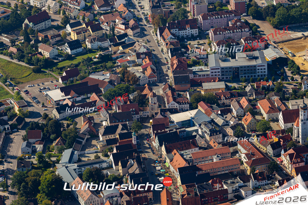 Das Luftbild der Stadt Aichach wurde 2021 vom Flugzeug heraus erstellt (keine Drohne) Aufnahmehöhe ca.450 Meter- hohe Bildauflösung und Druck-Qualität garantiert!