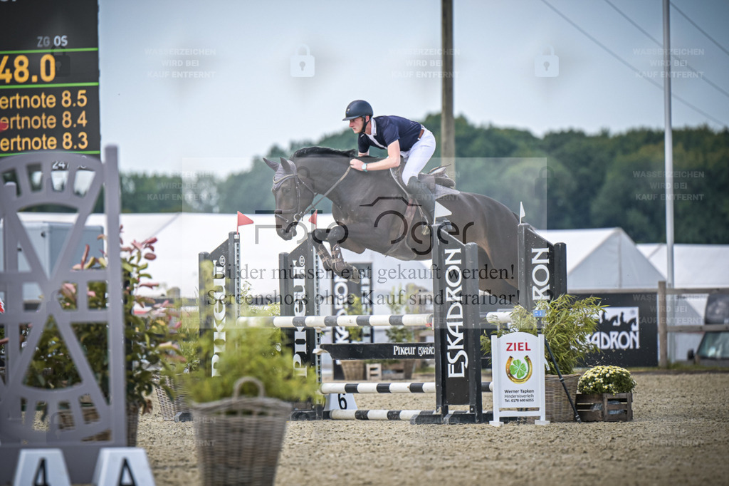 DOS_6520 | Entdecke hochwertige Reitturnierfotos von Foto Oger. Professionell, emotional und authentisch – jetzt Lieblingsmomente im Shop bestellen. - Realisiert mit Pictrs.com