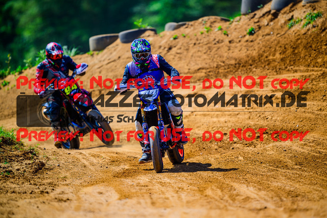 MaZZes_FotoMatrix_240511_6007705_2212 | UE40