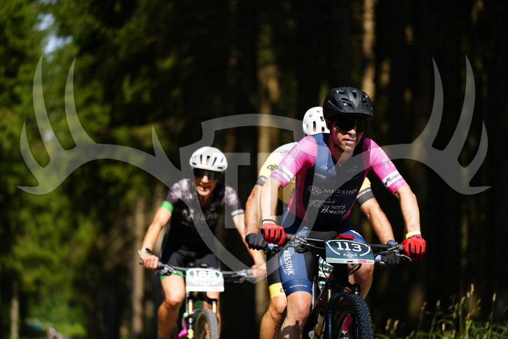 FC102592 | Fotogalerie der Treibjagd im Dunkelwald - Dein MTB Etappenrennen im Erzgebirge - Realisiert mit Pictrs.com