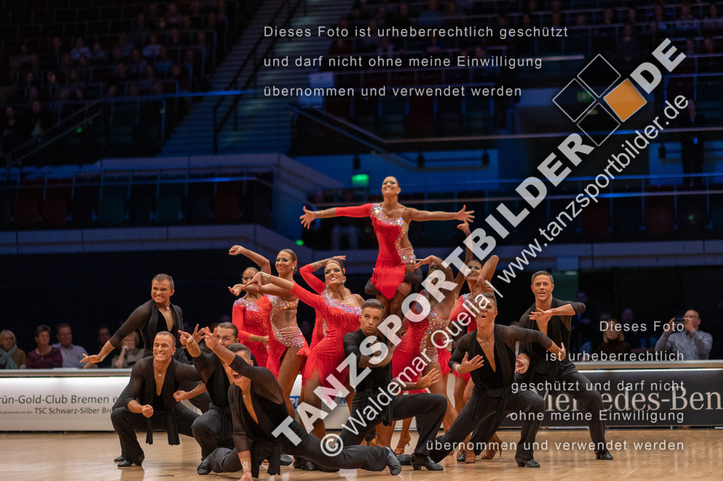 20221112-04434 | Hier finden Sie Tanz Bilder vom Latein und Standard Formationen tanzen. Sportbilder vom Tanzsport. Schöne Fotos und von Weltmeisterschaft, Europameisterschaft, Bundesliga, Regionalliga, Oberliga und Landesliga sowie von GOC Stuttgart, DanceComp, WM Bremen