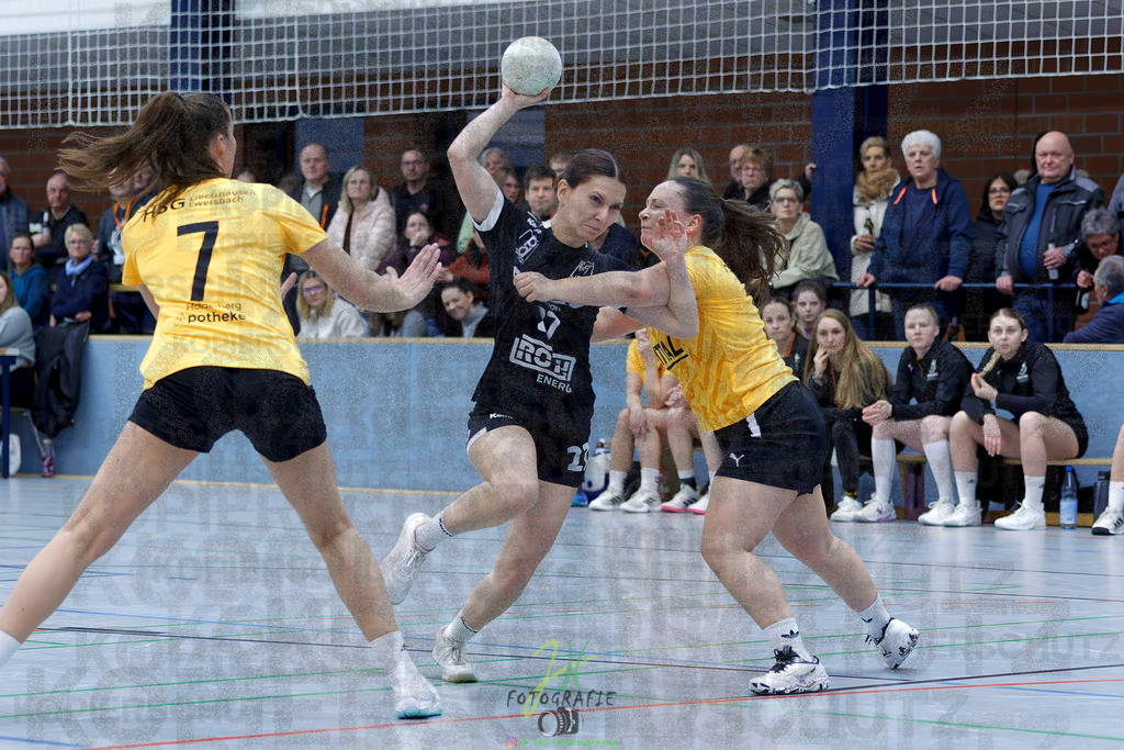 Handball Frauen Oberliga Mitte, HSG Eibelshausen/Ewersbach - HSG Lumdatal | Handball Frauen Oberliga Mitte, HSG Eibelshausen/Ewersbach - HSG Lumdatal am 21.02.2026 in Dietzhölztal-Steinbrücken (Sporthalle am Hammerweiher)Photo © 2026 - Jörg Heinrich - Realisiert mit Pictrs.com