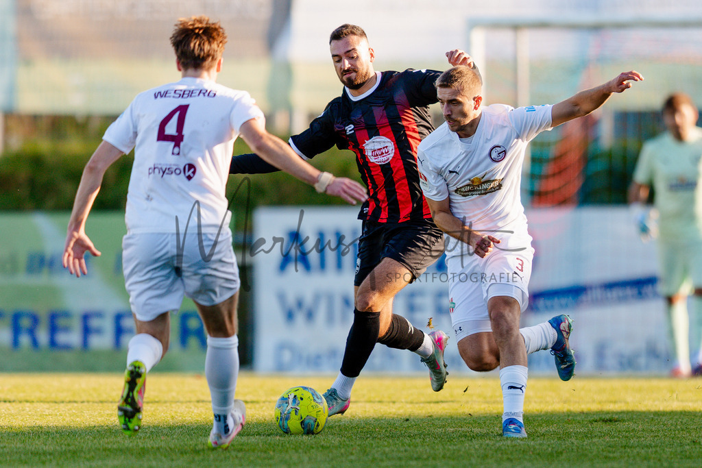 Oberliga Westfalen, Saison 2025/26, 13. Spieltag: 1. FC Gievenbeck - Türkspor Dortmund 2000 | Münster, 02.11.2025: Oberliga Westfalen, 13. Spieltag, 1. FC Gievenbeck empfängt Türkspor Dortmund 2000 im Sportpark Gievenbeck in Münster. Foto: sportfotografie.ms | Markus Paletta - Realisiert mit Pictrs.com