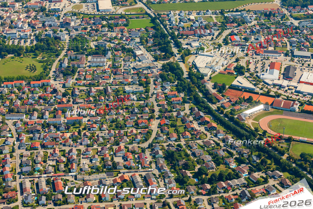 Luftaufnahme der Stadt Pocking - Die Luftaufnahme wurde 2025 vom UL-Flugzeug heraus erstellt ( keine Drohne ) - Hochauflösende Luftaufnahme - für professionelle Ausdrucke geeignet. Die Geschenkidee !Mit Lizenz und Bildrechte bestellbar