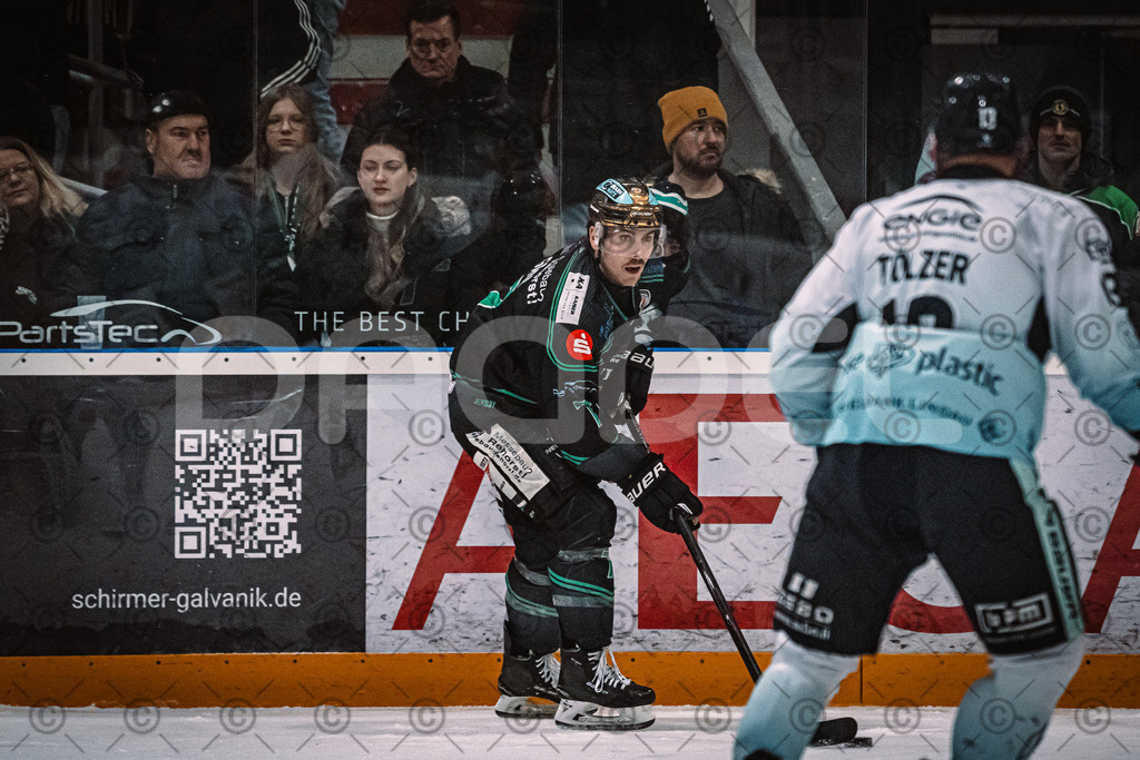 Alligators_vs_Lindau_21_12_2025-110 | Höchstadt Alligators Fotogalerie: Eishockey-Action aus Franken. Professionelle Spielfotos, Portraits & Stadionbilder zum Download. Jetzt entdecken! - Realisiert mit Pictrs.com