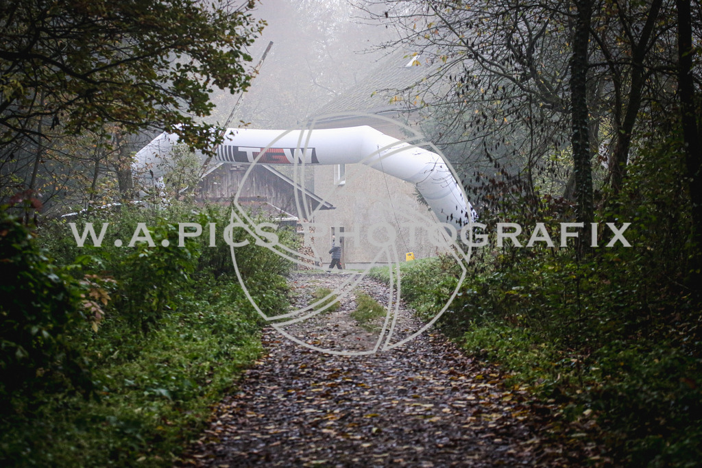..... | AUSTRIA, 09.11.24, Leonding,TGW KÜRNBERGTRAILRUN, Image shows: Photo: Wapics / Andreas Willdoner