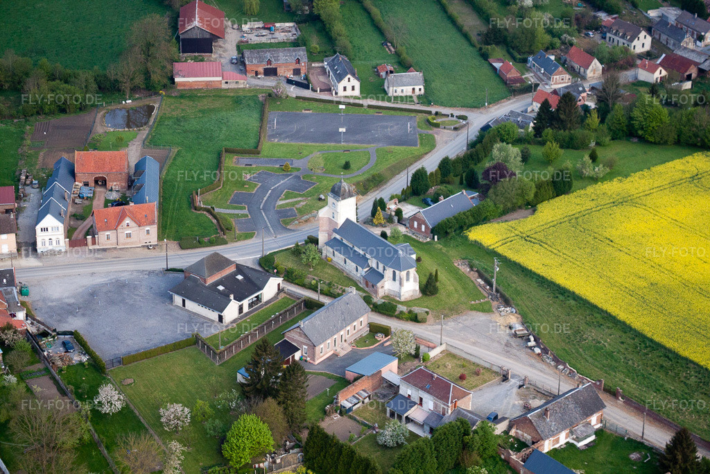 Luftbild: Ortsansicht in Grougis im Bundesland Aisne in Frankreich. Foto: IMG_40004.jpg vom 17.04.2011 durch Werner Riehm/FLY-FOTO.de