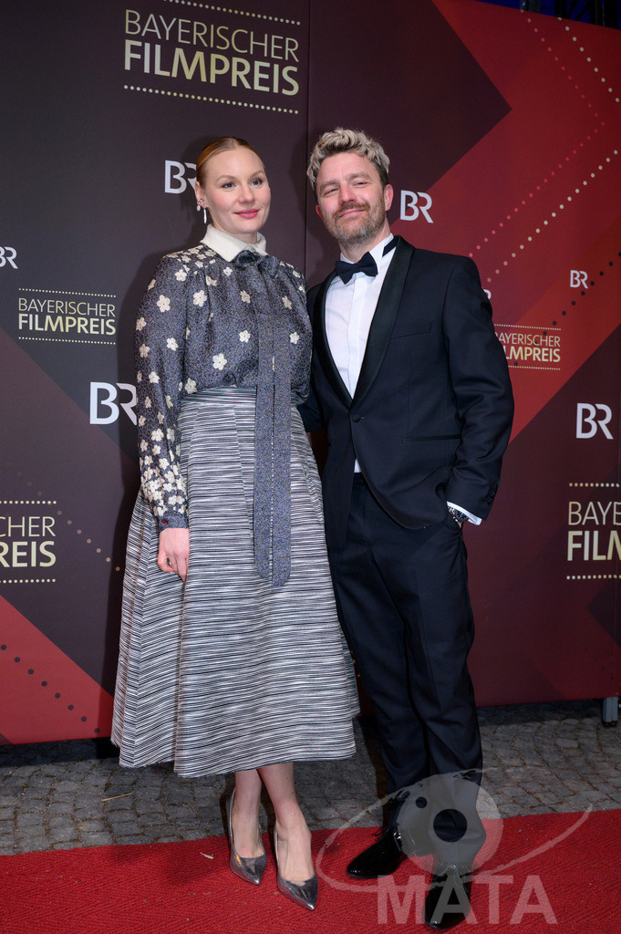 _DWI5360 | Friedrich Mücke und Rosalie Thomass bei der Verleihung des 47. Bayerischen Filmpreises 2026  im Prinzregententheater. München, Deutschland. Der Bayerische Filmpreis wird seit 1979 von der Bayerischen Staatsregierung verliehen, um die Bedeutung des Kinofilms als Kulturgut herauszustellen - Realisiert mit Pictrs.com