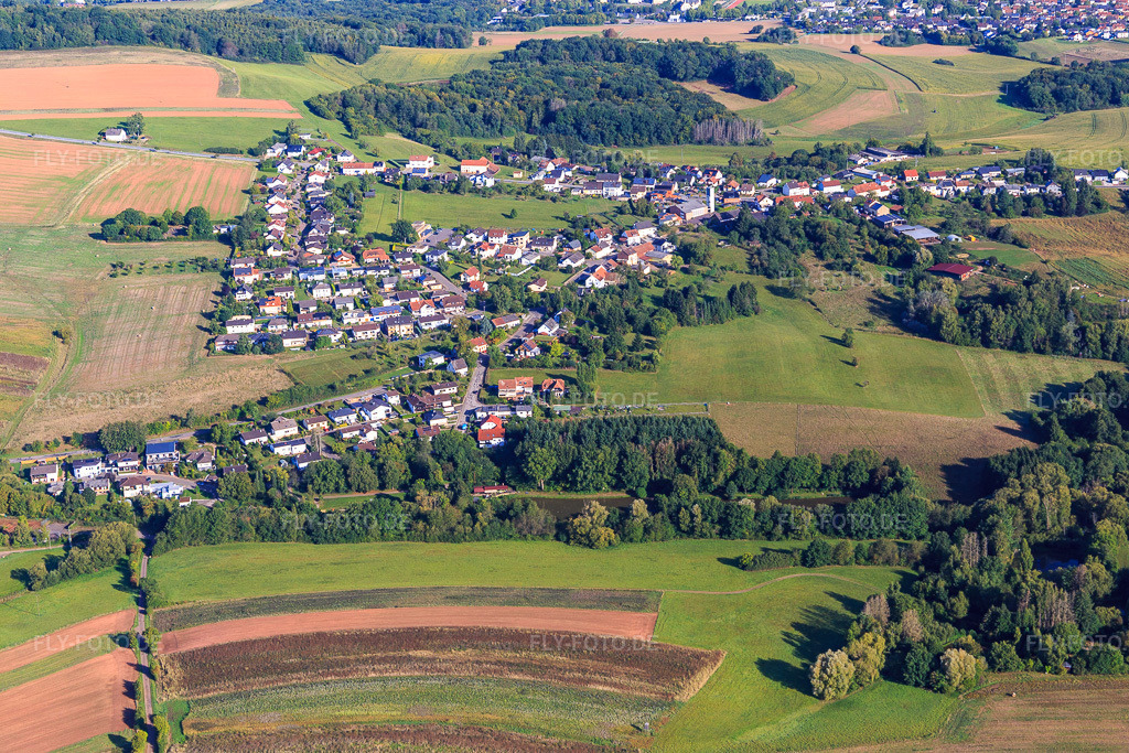 Luftbild: Ortsansicht von Süden im Ortsteil Eidenborn in Lebach im Bundesland Saarland in Deutschland. Foto: IMG_149882.jpg vom 07.09.2025 durch Werner Riehm/FLY-FOTO.de