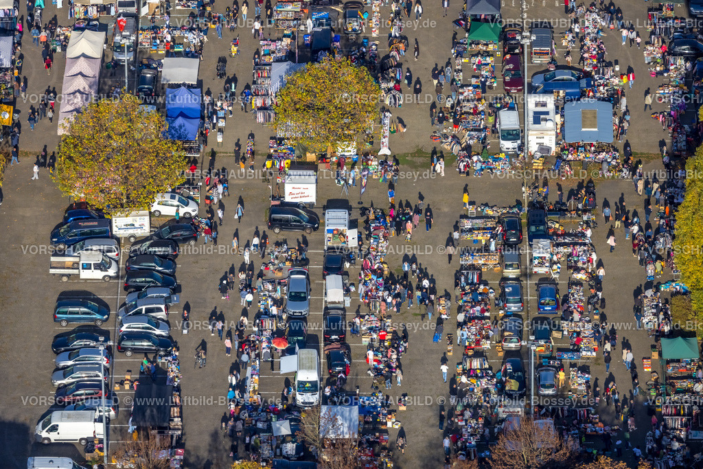 Hagen221015898 | Luftbild, Trödelmarkt am Baumarkt Max Bahr, Altenhagen, Hagen, Ruhrgebiet, Nordrhein-Westfalen, Deutschland