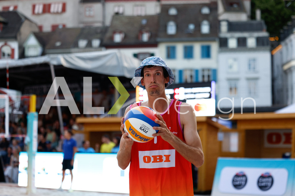 Obi BeachTour 2026 - Basel | BASEL, SWITZERLAND - JULY 17: SIMON HAGENBUCH (SUI) during the Obi BeachTour 2026 match between HAGENBUCH / HAUSSENER (SUI) and BORTOLUZZI / JAUFFRET (SUI) at Barfüsserplatz on July 17, 2026 in Basel, Switzerland. - Realisiert mit Pictrs.com