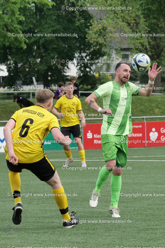 Fußball : Bezirksliga : SV 08/29 Friedrichsfeld - Borusia Veen am 10.05.2026 in Voerde Friedrichsfeld | Fußball : Bezirksliga : SV 08/29 Friedrichsfeld - Borusia Veen am 10.05.2026 in Voerde Friedrichsfeld - Realisiert mit Pictrs.com