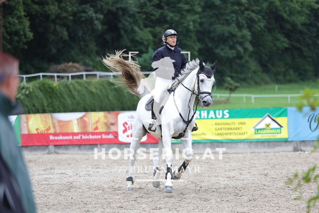 0P6A1497 | Willkommen bei Brunnmayr - Design & Fotografie – Ihrem Spezialisten für Reitturniere und Pferdeveranstaltungen in Oberösterreich, Salzburg und Bayern! Seit über 17 Jahren sind wir leidenschaftlich dabei.